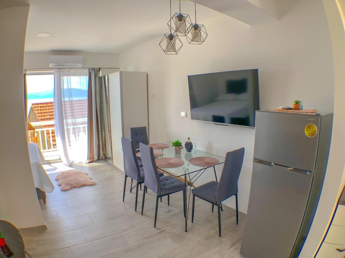 Apartments By The Sea Gradac, Makarska - 13181 Gradac  Buitenkant foto